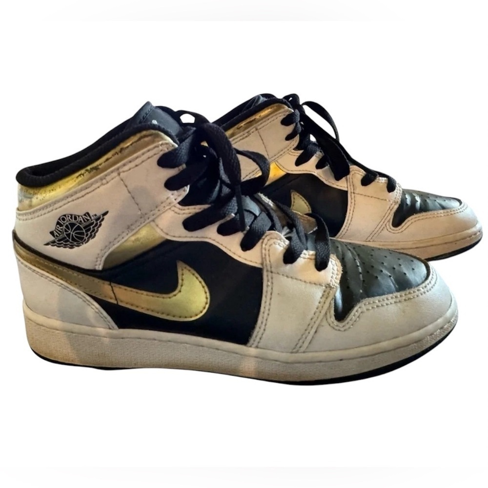 Nike Air Jordan 1 Black Gold White Mid Sneaker Sz 5
